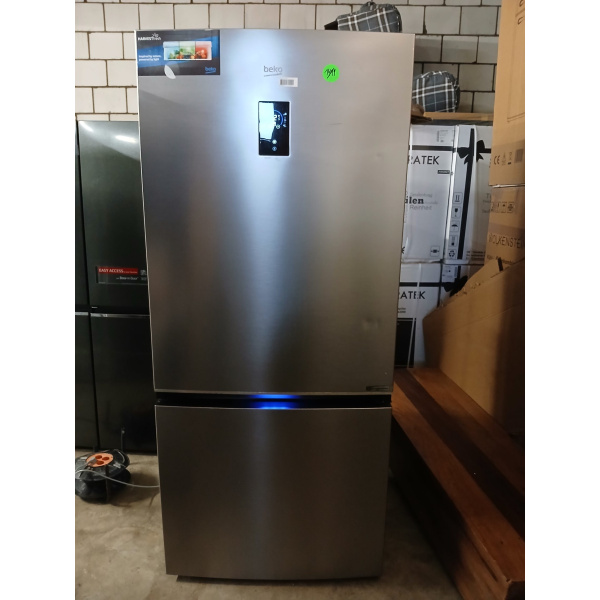 RCNE720E3VZXPN BEKO koel/vries combinatie Koel/vries vrijstaand, 192cm, 615L (430+185), NoFrost, 41dB, Tiptoets., LED, Energie F