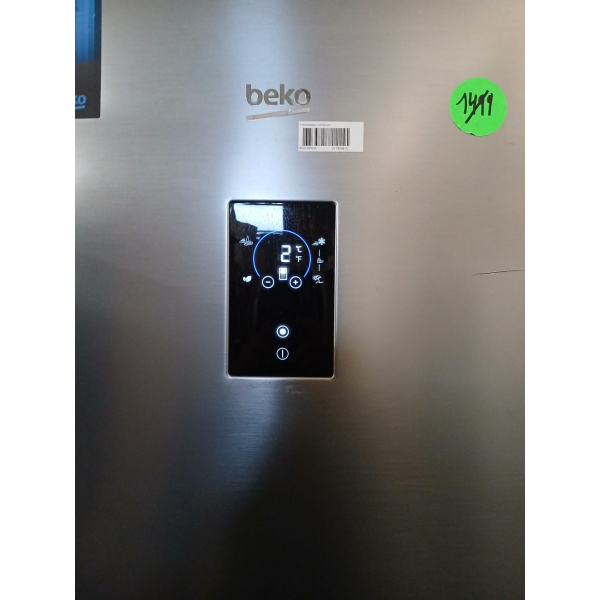 RCNE720E3VZXPN BEKO koel/vries combinatie Koel/vries vrijstaand, 192cm, 615L (430+185), NoFrost, 41dB, Tiptoets., LED, Energie F