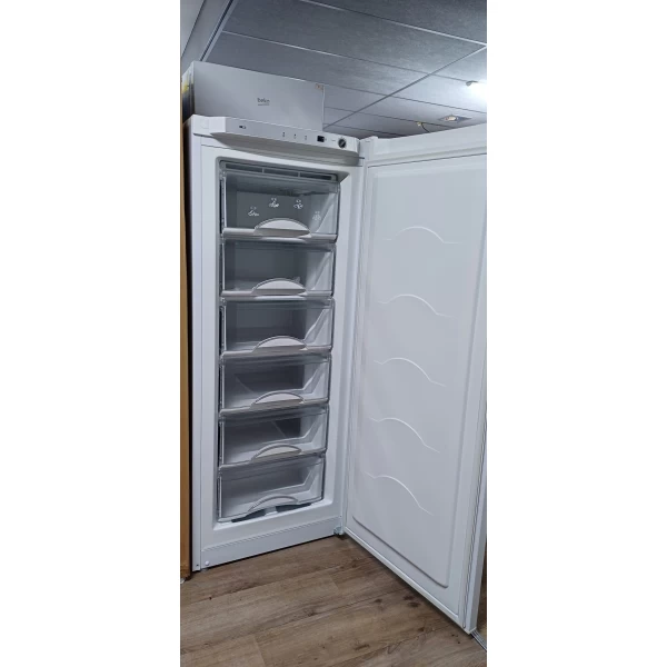 Exquisit Vrieskast Hoog Wit 184 liter 6 lades zelf ophalen 35,- extra korting
