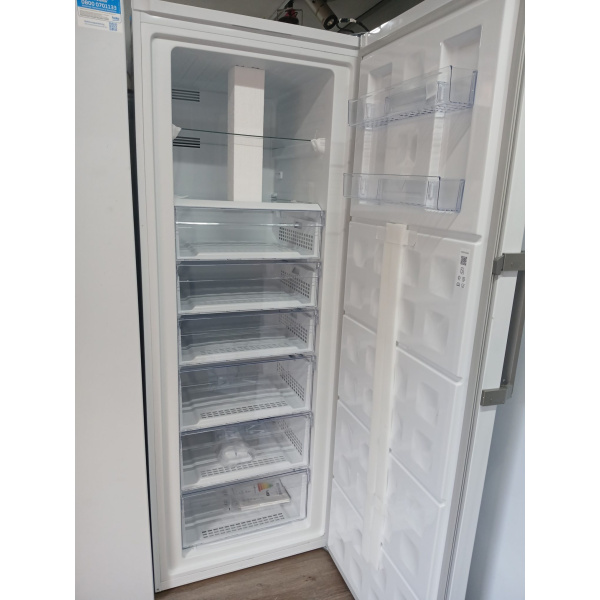 Beko RFNE448E45W - NoFrost- Vriezer 70 cm breed 192 hoog outlet gratis thuis bezorgd 70 cm breed 192 hoog outlet gratis thuis bezorgd