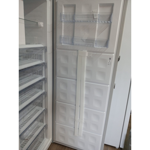 Beko RFNE448E45W - NoFrost- Vriezer 70 cm breed 192 hoog outlet gratis thuis bezorgd 70 cm breed 192 hoog outlet gratis thuis bezorgd