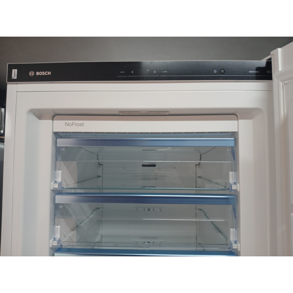 BOSCH Serie 6 Vrijstaande vriezer 191 x 70 cm Wit GSN58AWCV Nieuw outlet