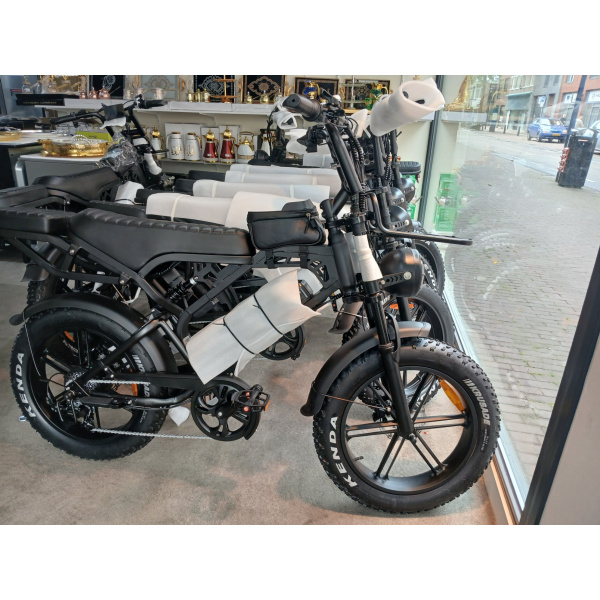 V20 PRO 2.0 2025 Model - Hydraulische Remmen - Zwart