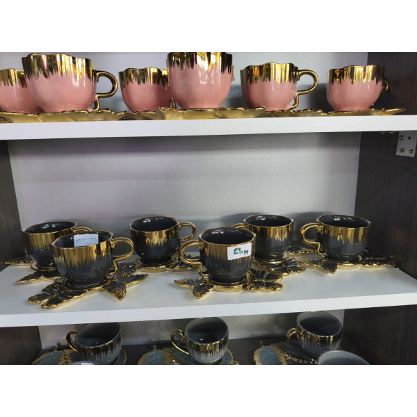 Koffiekopjes verschillende stijlen en afmetingen